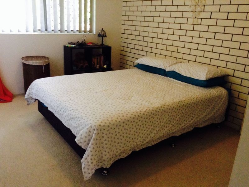 2/9 Christina Court, Mermaid Waters QLD 4218