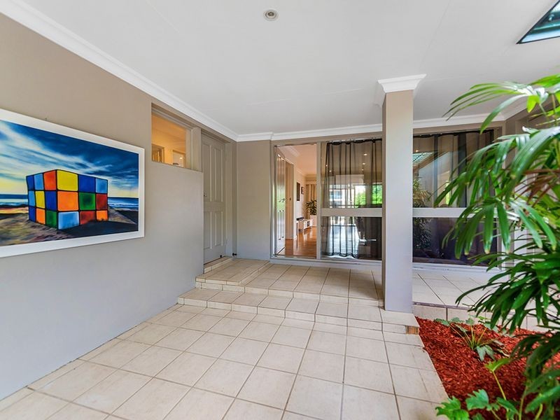 86 Gibraltar Drive, Isle Of Capri QLD 4217