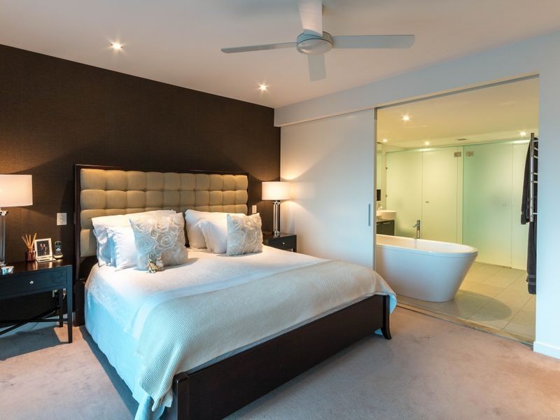 Hollywell QLD 4216