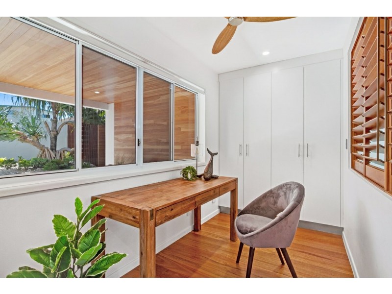 22 Petrel Avenue, Mermaid Beach QLD 4218