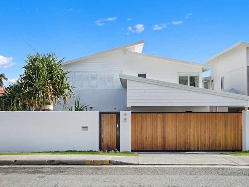 22 Petrel Avenue, Mermaid Beach QLD 4218
