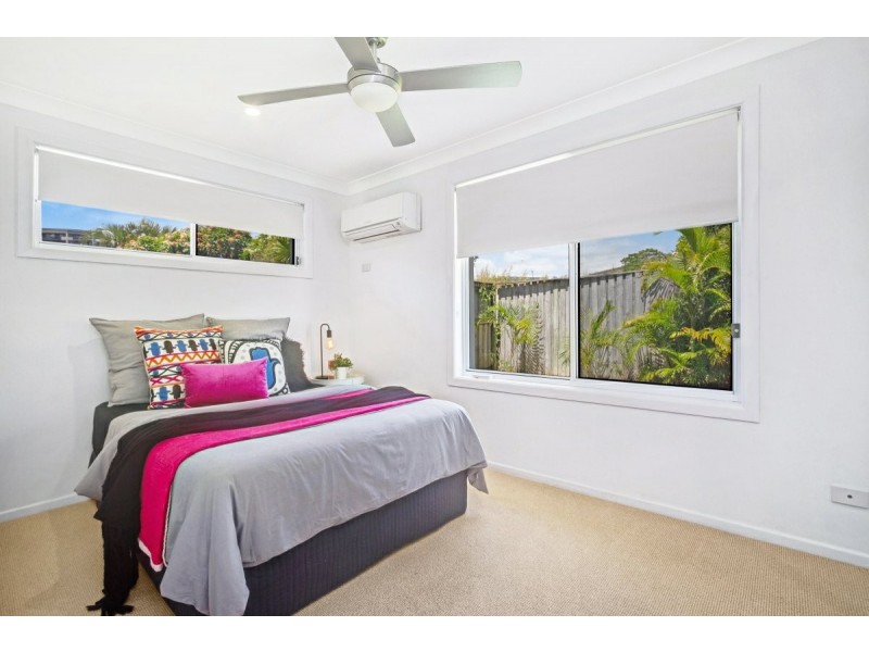 22 Petrel Avenue, Mermaid Beach QLD 4218