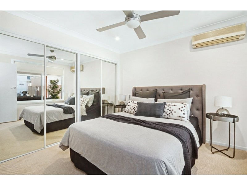 22 Petrel Avenue, Mermaid Beach QLD 4218