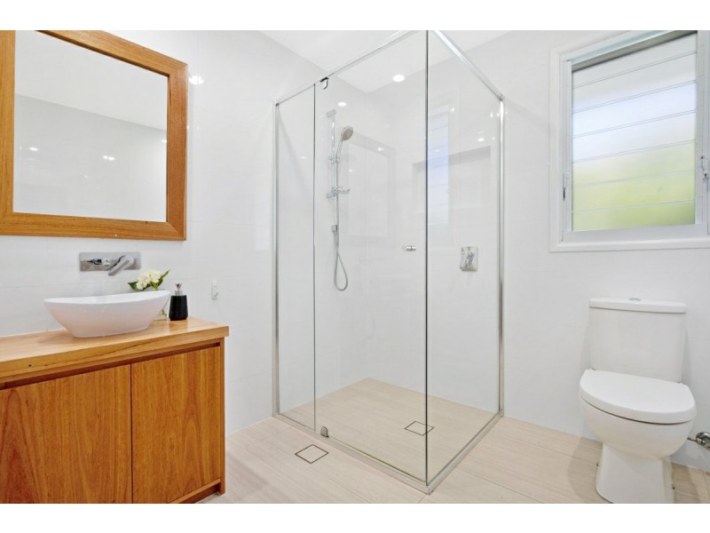 22 Petrel Avenue, Mermaid Beach QLD 4218