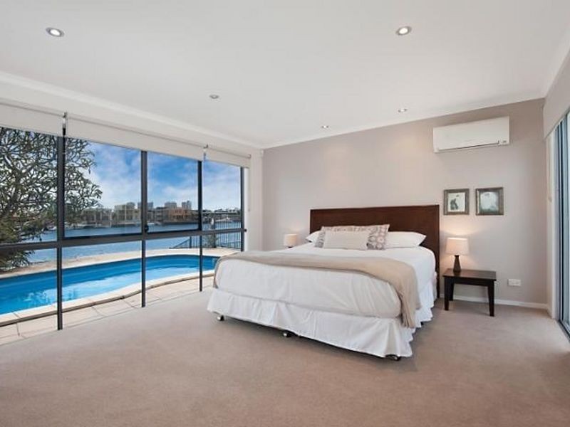 8 Paradise Place, Surfers Paradise QLD 4217