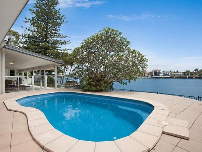 8 Paradise Place, Surfers Paradise QLD 4217