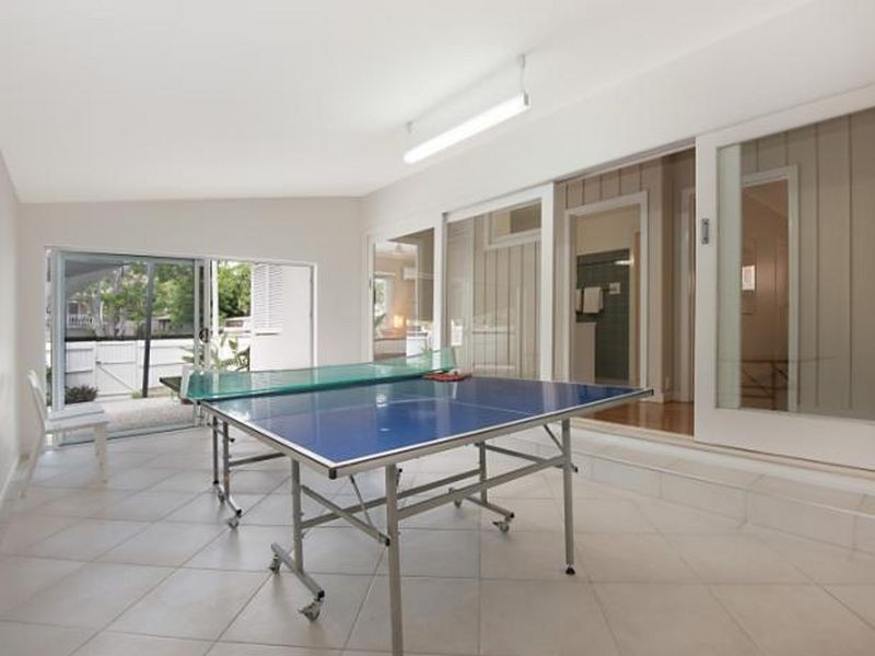 8 Paradise Place, Surfers Paradise QLD 4217