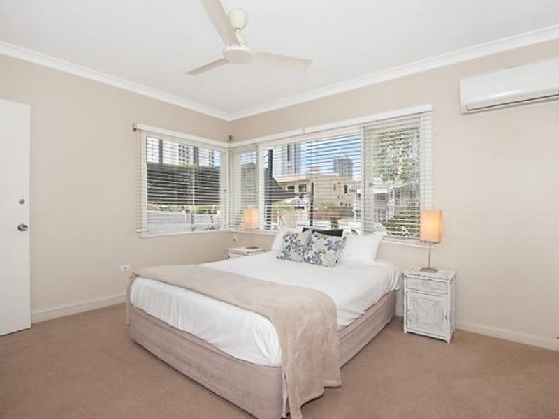 8 Paradise Place, Surfers Paradise QLD 4217