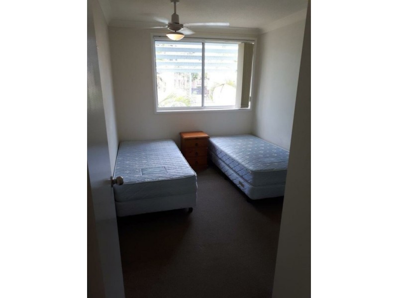 8/33 Beach Parade, Broadbeach QLD 4218