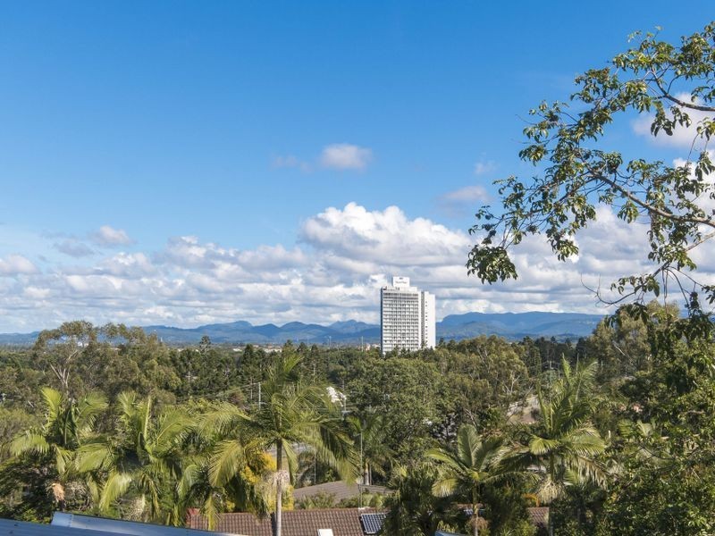 5 Milparinka Terrace, Ashmore QLD 4214