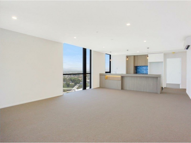 31 Queensland Avenue, Broadbeach QLD 4218