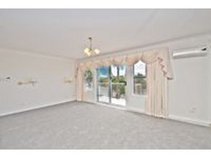 10 Wollundry Place, Mermaid Waters QLD 4218