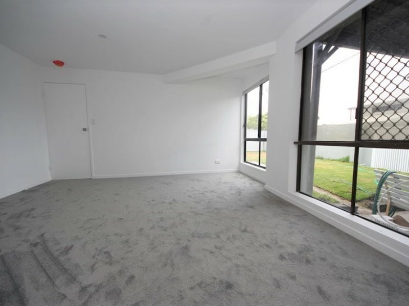 4 Costa Court, Broadbeach Waters QLD 4218
