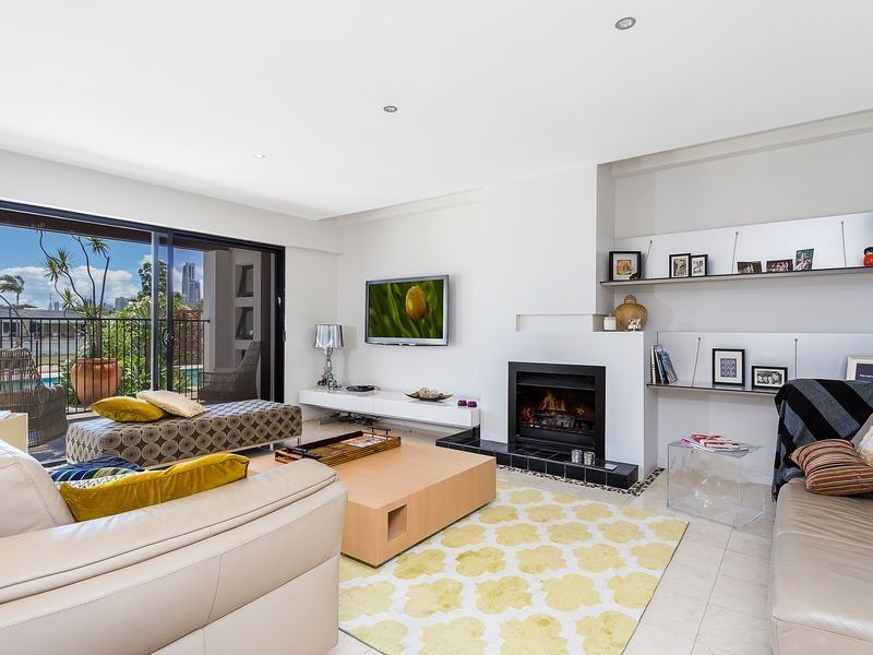 27 Rapallo Avenue, Surfers Paradise QLD 4217