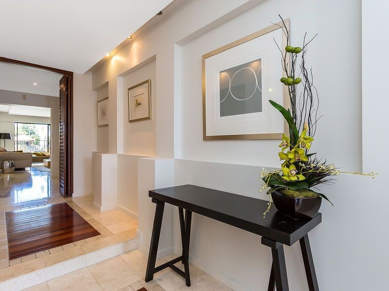 27 Rapallo Avenue, Surfers Paradise QLD 4217