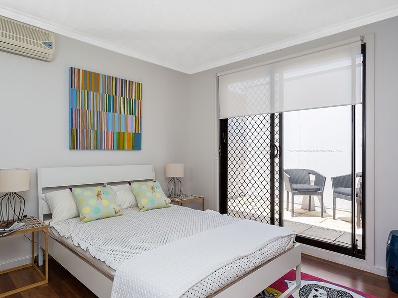 27 Rapallo Avenue, Surfers Paradise QLD 4217