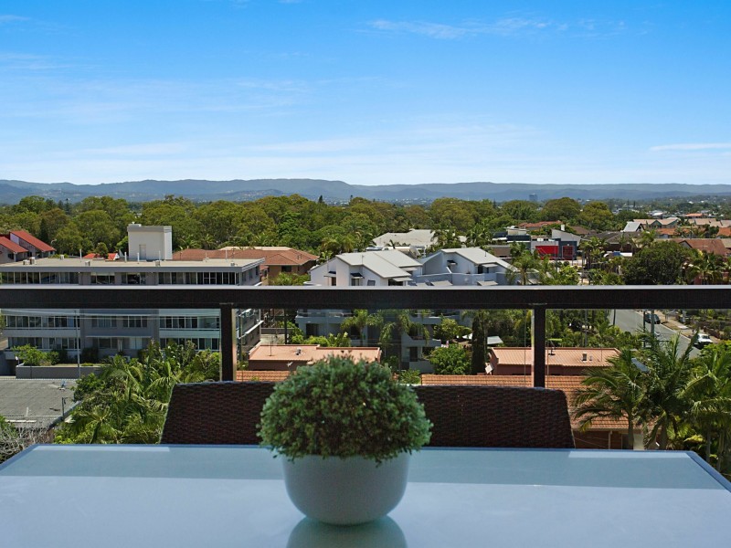 606/95 Old Burleigh Road, Broadbeach QLD 4218