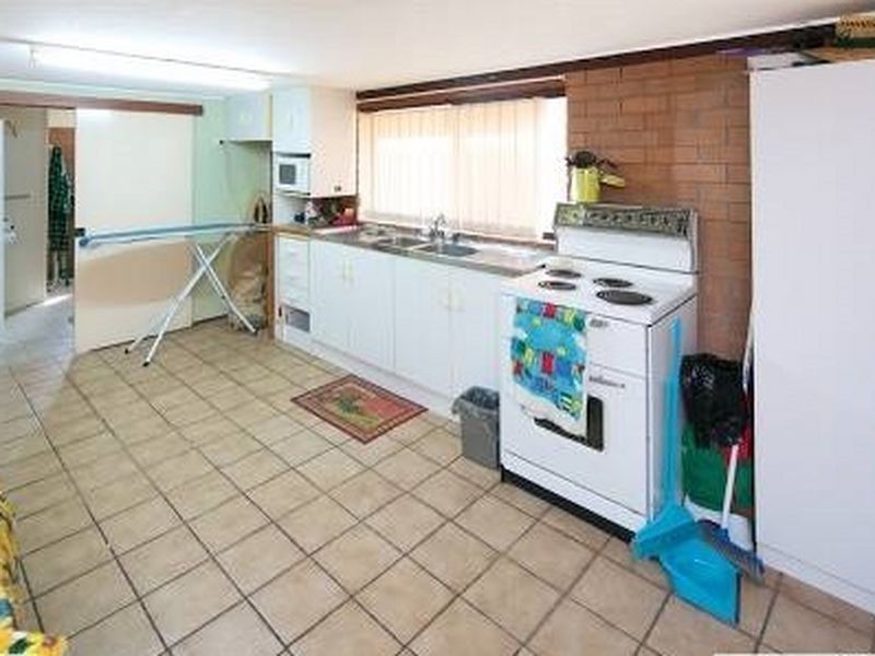 17 Glenelg Avenue, Mermaid Beach QLD 4218