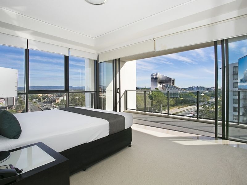 801/22 Surf Parade, Broadbeach QLD 4218