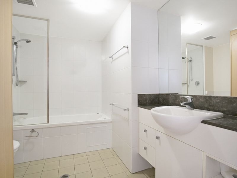 1907/2685- Gold Coast Highway, Broadbeach QLD 4218