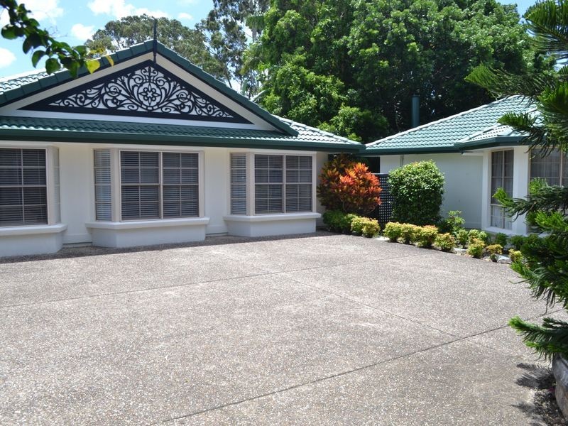 71 Marbella Drive, Benowa QLD 4217