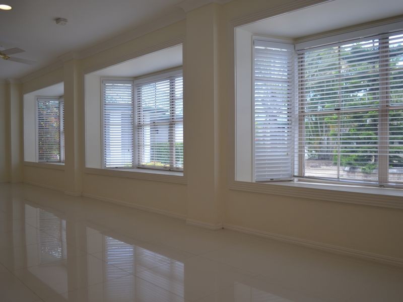 71 Marbella Drive, Benowa QLD 4217