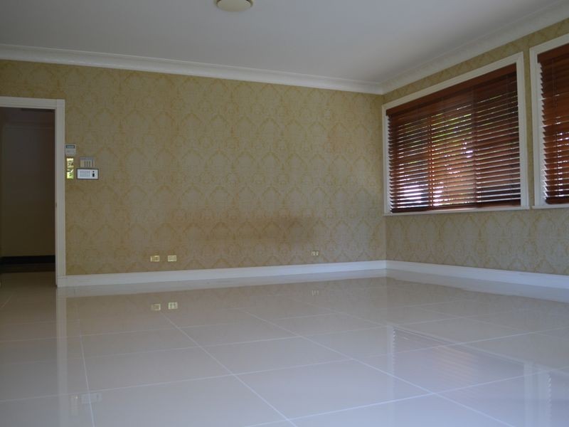 71 Marbella Drive, Benowa QLD 4217