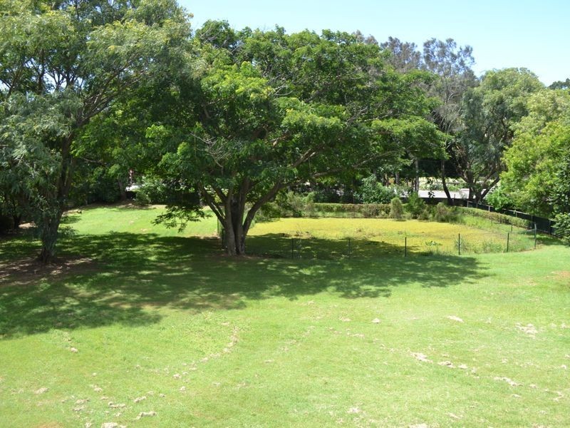 71 Marbella Drive, Benowa QLD 4217