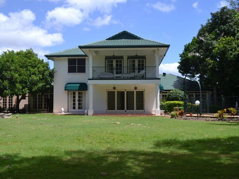 71 Marbella Drive, Benowa QLD 4217