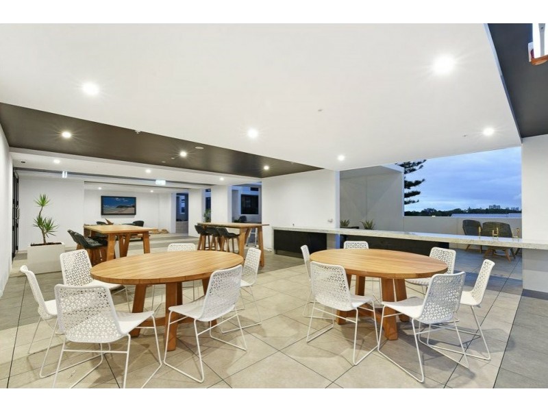 31 Queensland Avenue, Broadbeach QLD 4218