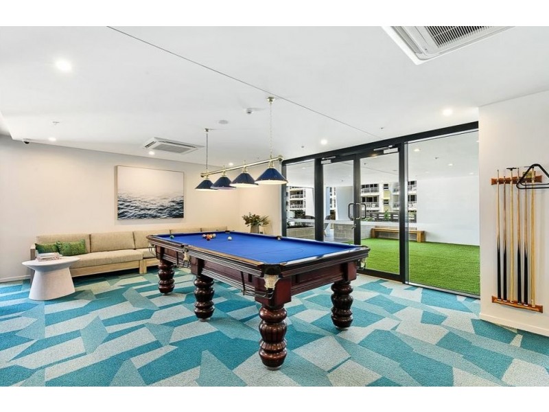 31 Queensland Avenue, Broadbeach QLD 4218