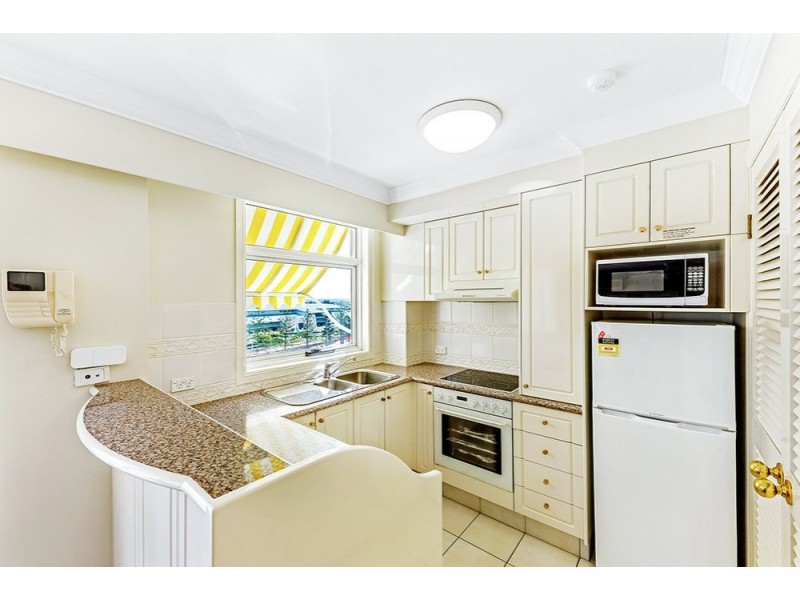 1111/24 Queensland Avenue, Broadbeach QLD 4218