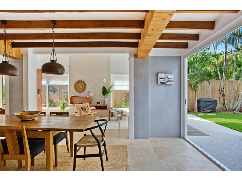 71 Petrel Avenue, Mermaid Beach QLD 4218