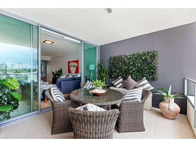 2318/33 T E Peters Drive, Broadbeach Waters QLD 4218