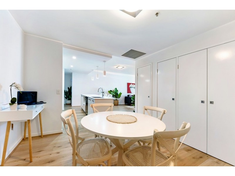 2318/33 T E Peters Drive, Broadbeach Waters QLD 4218