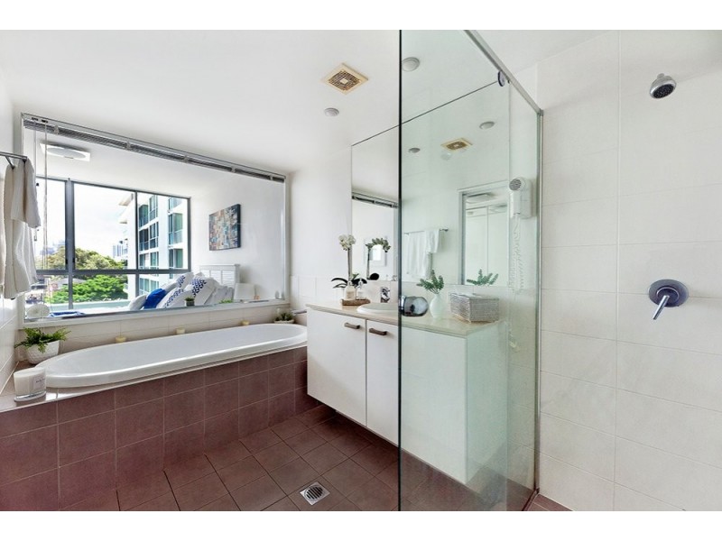 2318/33 T E Peters Drive, Broadbeach Waters QLD 4218