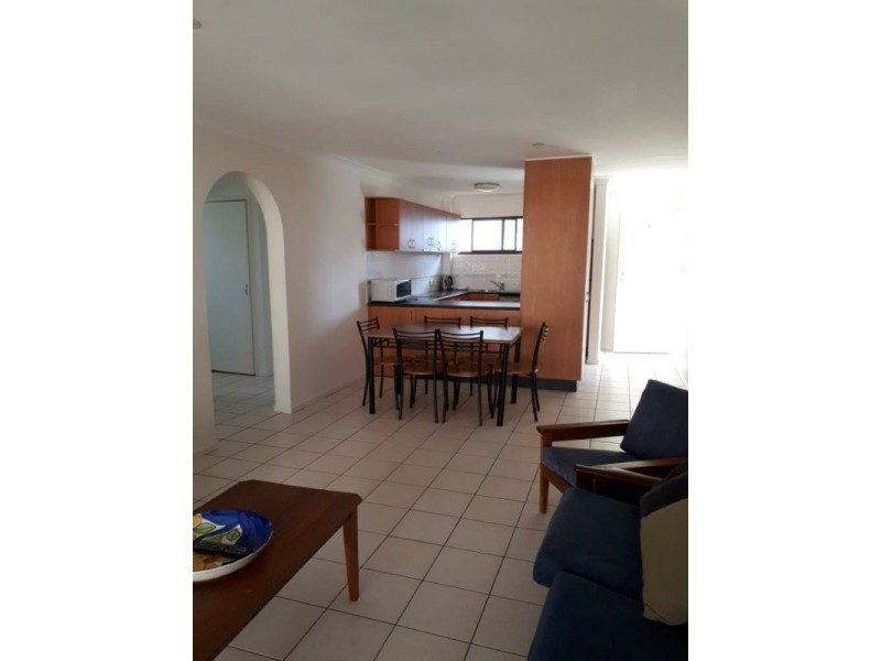 6/6 Rosewood Avenue, Broadbeach QLD 4218