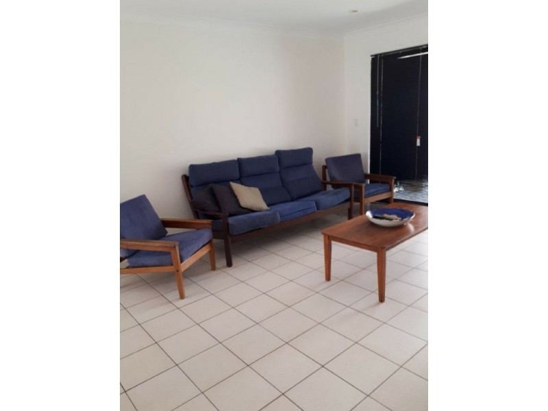 6/6 Rosewood Avenue, Broadbeach QLD 4218