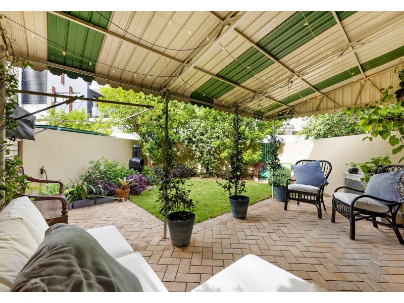 7/11 Hooker Boulevard, Broadbeach QLD 4218