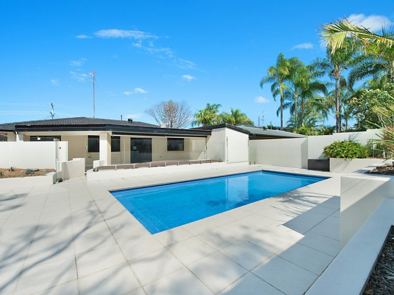 6 Tiwi Street, Sorrento QLD 4217