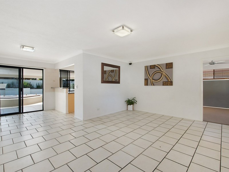 6 Tiwi Street, Sorrento QLD 4217