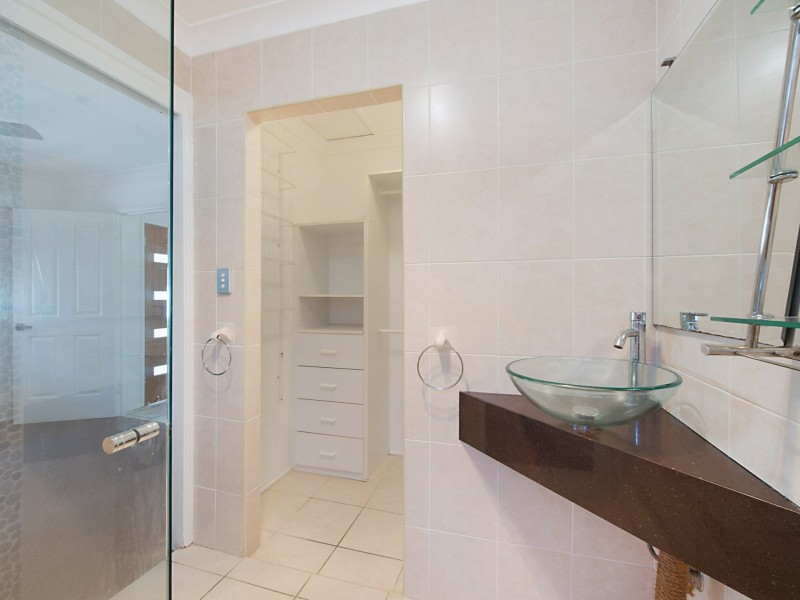 6 Tiwi Street, Sorrento QLD 4217