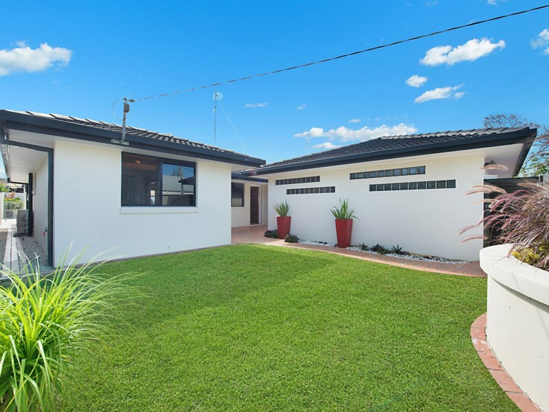 6 Tiwi Street, Sorrento QLD 4217