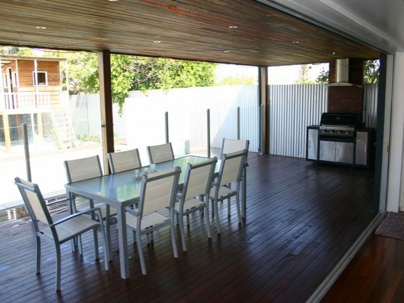 14 Collins Crescent, Benowa QLD 4217