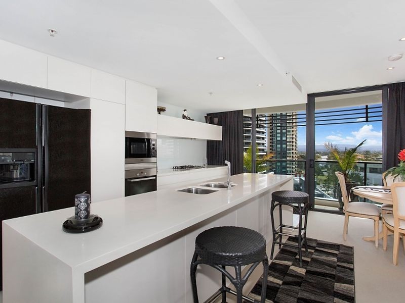 701/1 Oracle Boulevard, Broadbeach QLD 4218