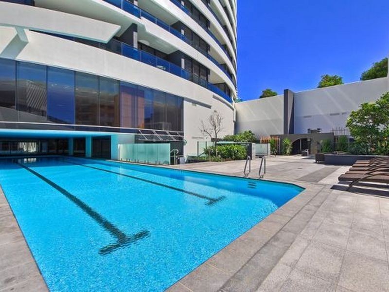 701/1 Oracle Boulevard, Broadbeach QLD 4218