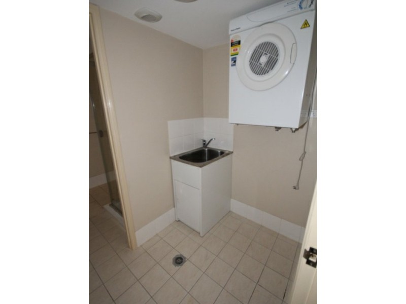 2/17 Lather Street, Southport QLD 4215