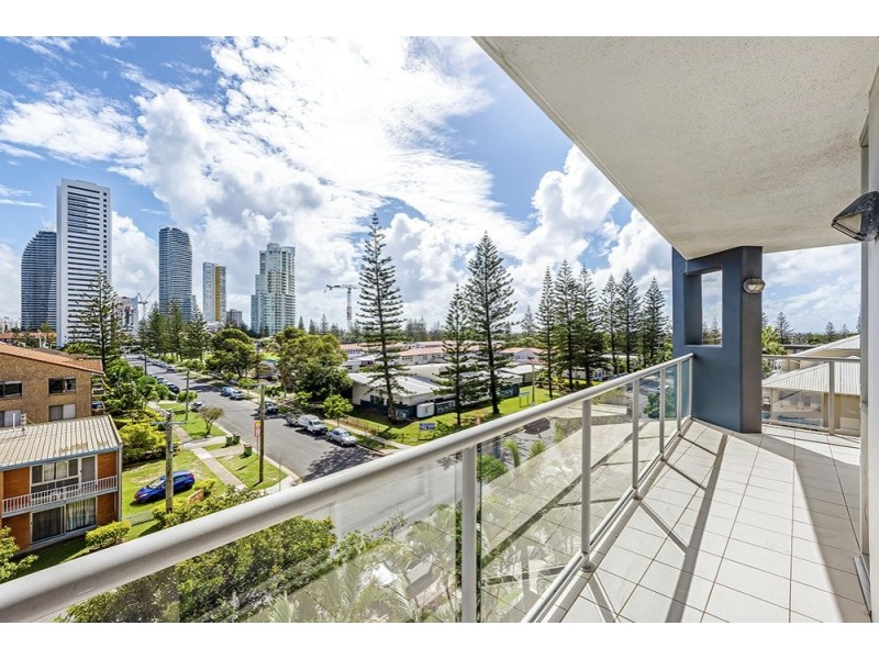 11/19 Mermaid Avenue, Mermaid Beach QLD 4218