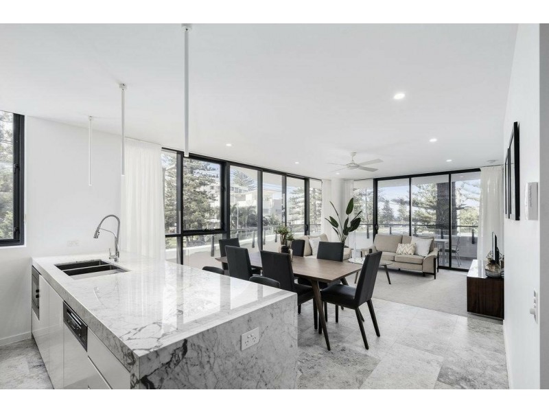 101/95 Old Burleigh Road, Broadbeach QLD 4218