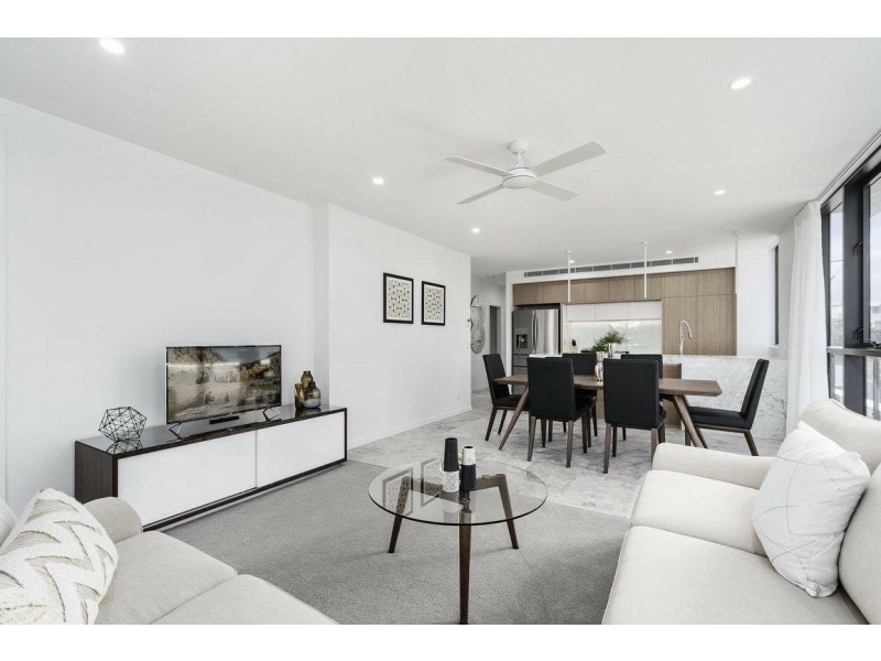 101/95 Old Burleigh Road, Broadbeach QLD 4218